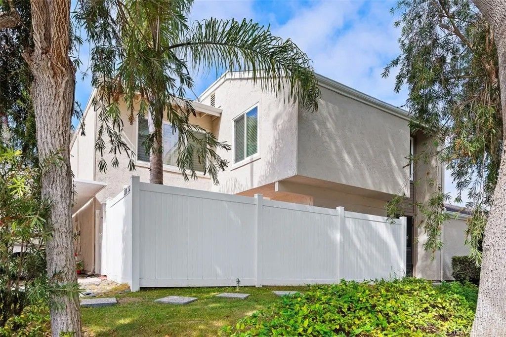 Photo of 1320 Evergreen Drive, Cardiff By The Sea, CA 92007 (MLS # OC25239187)
