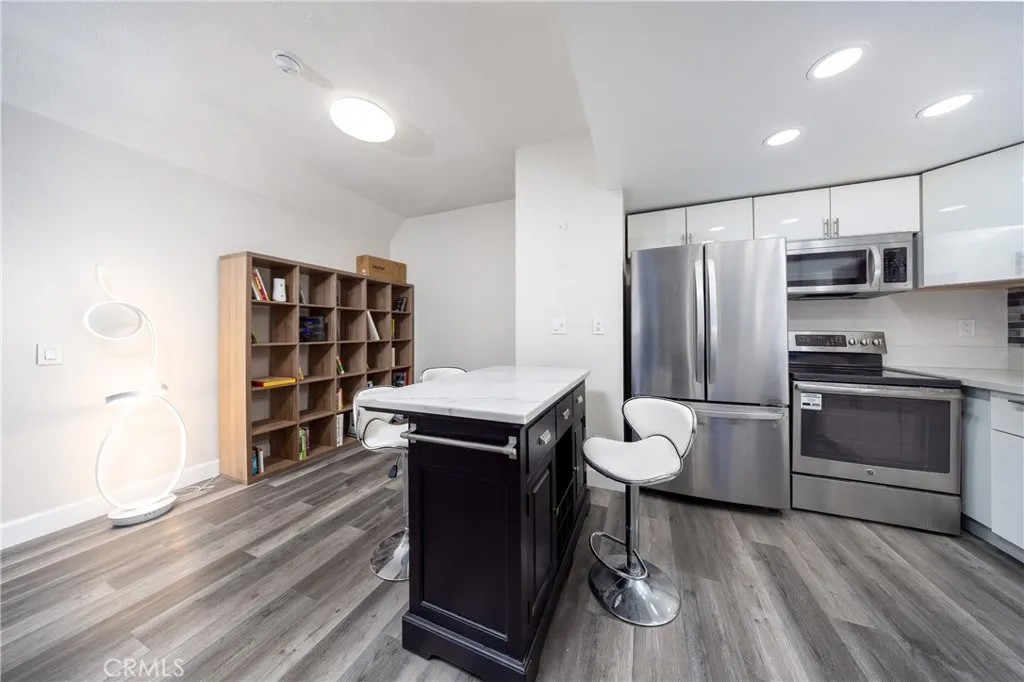 22725 Lakeway Drive 393