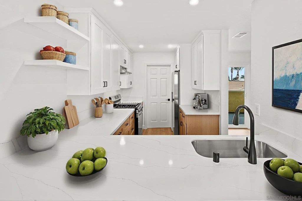 Photo of 152 Evergreen Ave #4, Imperial Beach, CA 91932 (MLS # 250039920)