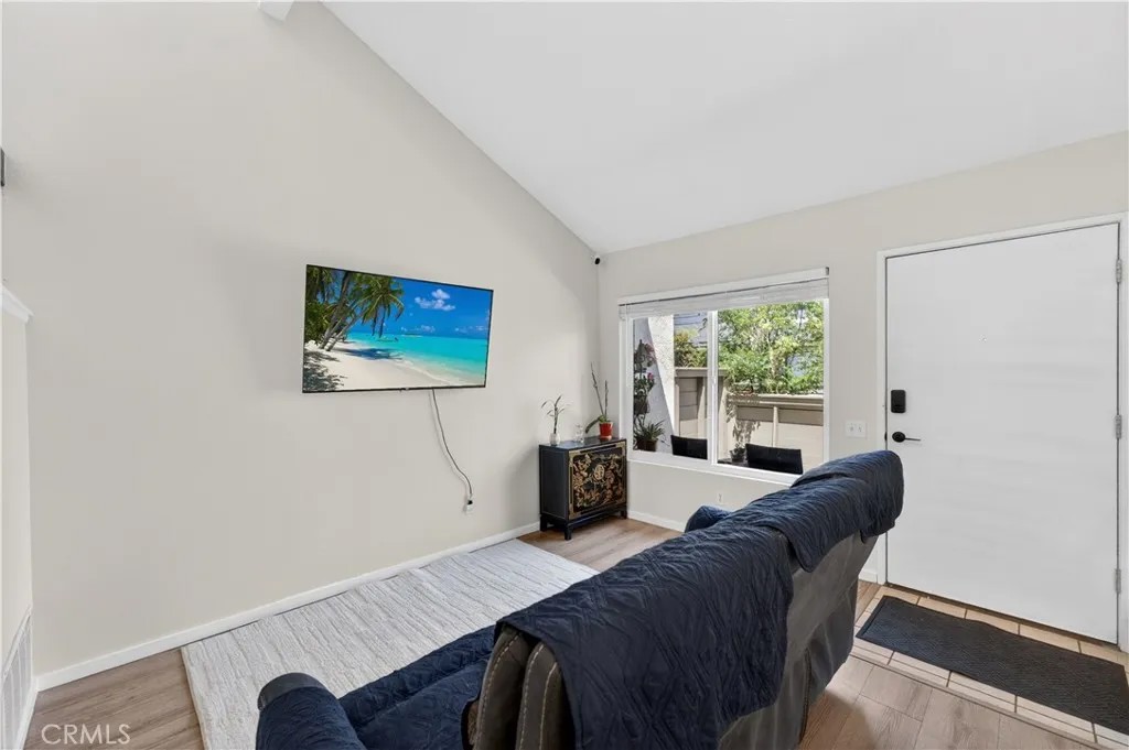 1363 N Schooner