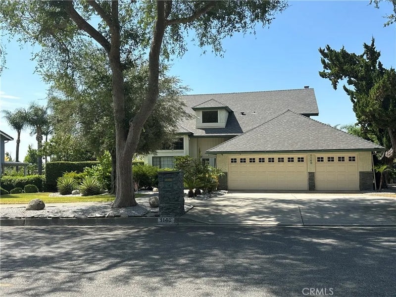 1140 W 22nd