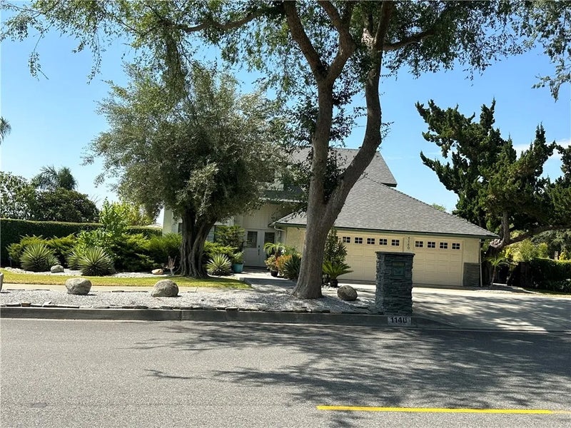 1140 W 22nd