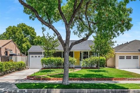Tiny photo for 1434 N Rose Street, Burbank, CA 91505 (MLS # AR25231933)