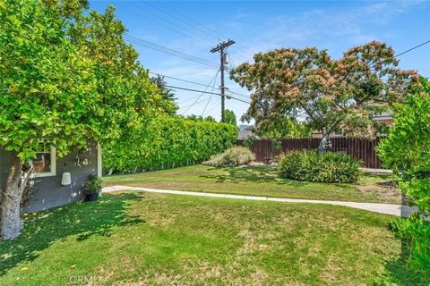 Tiny photo for 1434 N Rose Street, Burbank, CA 91505 (MLS # AR25231933)