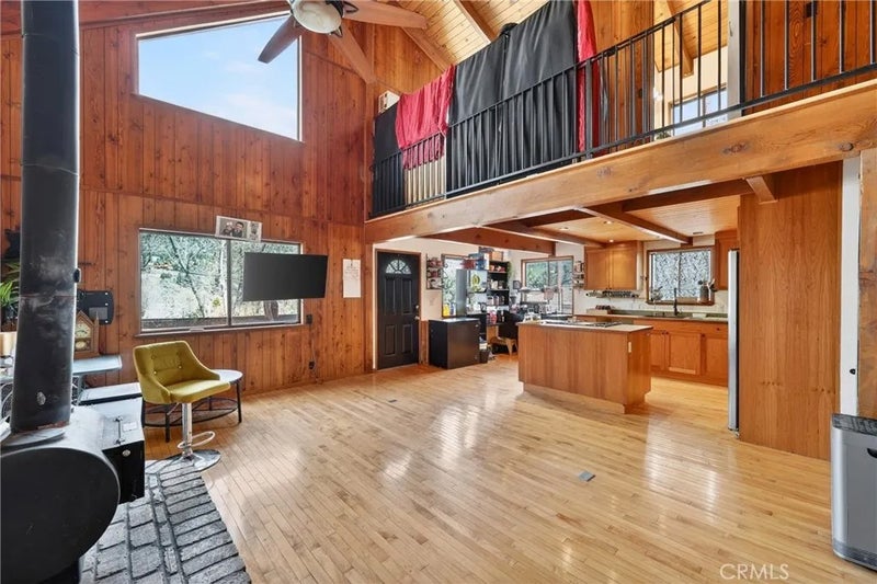 7004 Foothill Drive