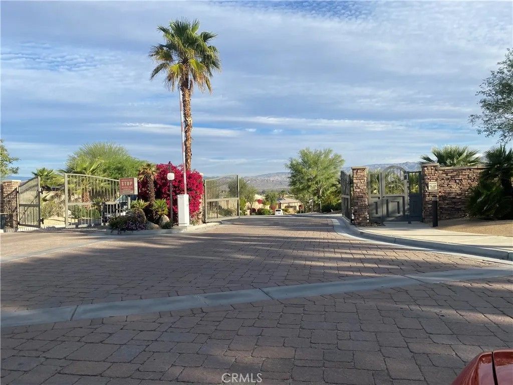 Photo of 73831 Cezanne Dr, Palm Desert, CA 92211 (MLS # IG26055622)