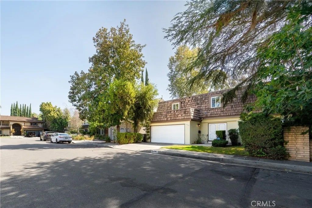 Photo of 5400 Nagle Avenue, Sherman Oaks, CA 91401 (MLS # SR26090239)