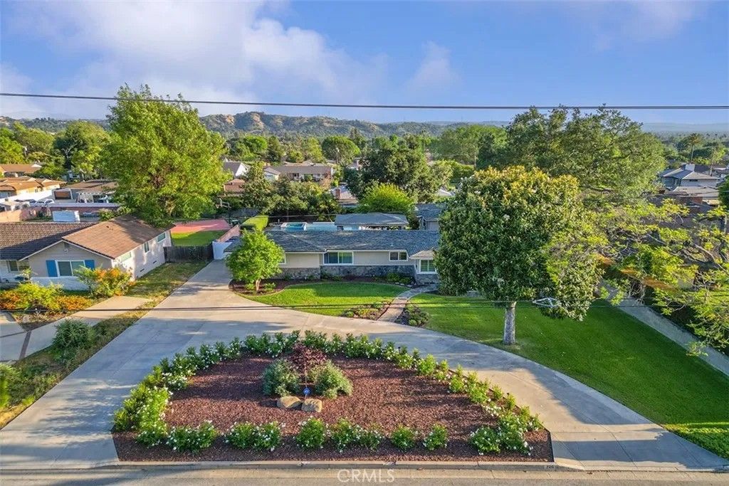 Photo of 726 E Sierra Madre Avenue, Glendora, CA 91741 (MLS # CV26076313)