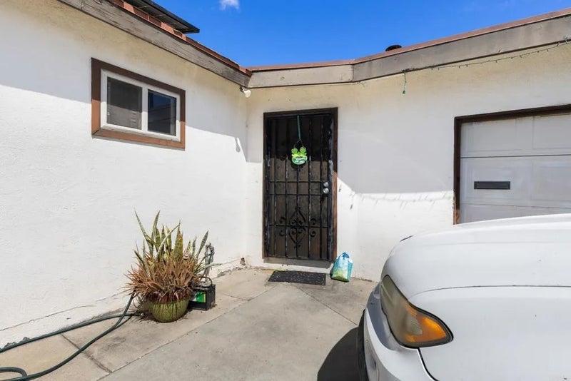 1385 Melrose