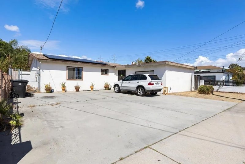 1385 Melrose