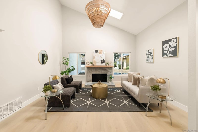 10065 Timberline Ct