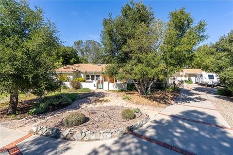 Photo of 325 Conover Lane, Templeton, CA 93465 (MLS # NS26044509)