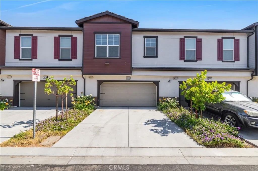 300 Farmhouse Drive 3
