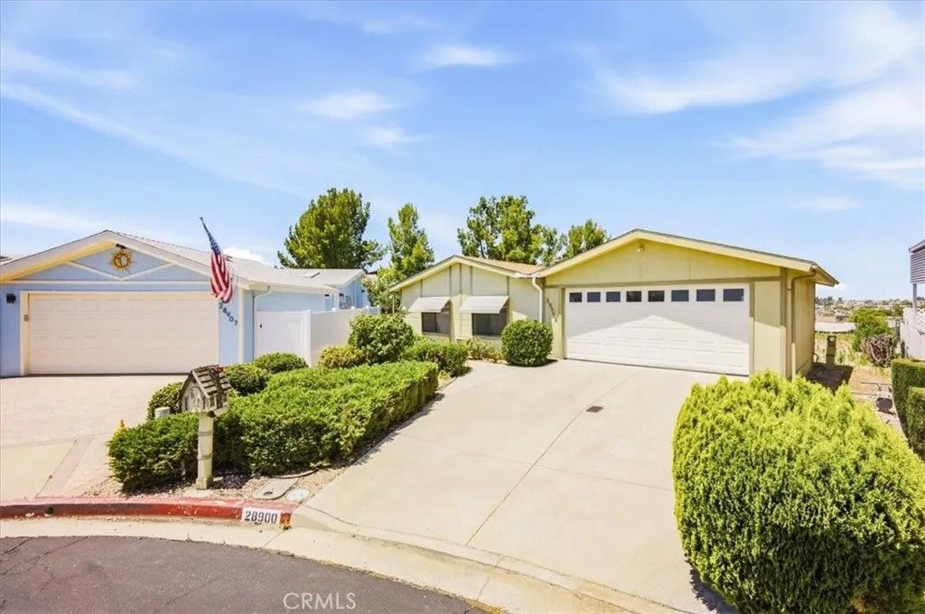 Photo of 28900 Via La Espalda, Murrieta, CA 92563 (MLS # CV26113780)