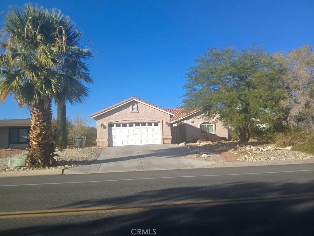 Photo of 14075 Driftwood Dr, Victorville, CA 92395 (MLS # IG25252178)