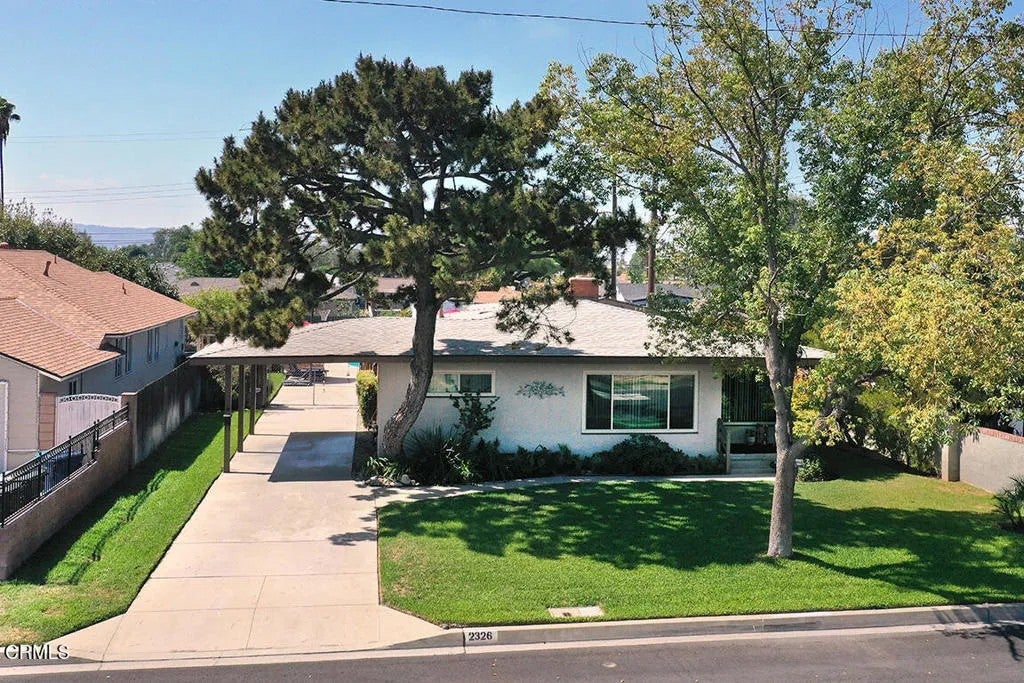 2326 W Clydewood Avenue