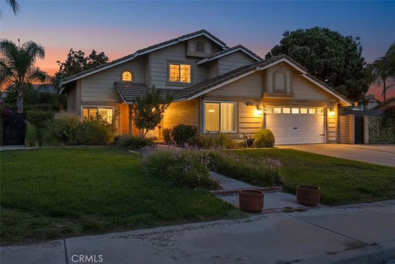 2953 N Orange