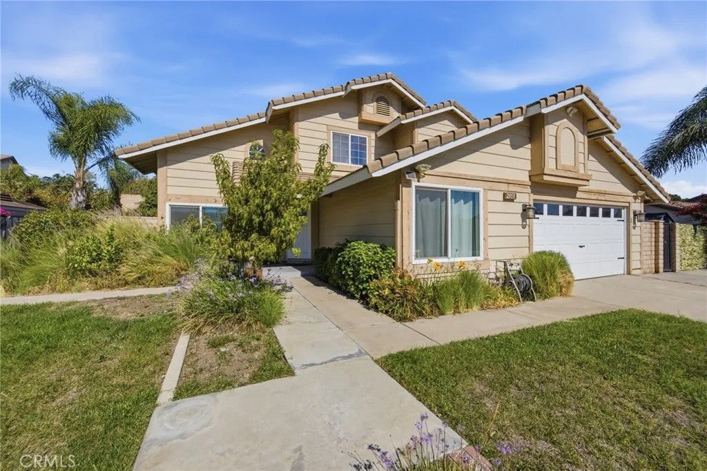 2953 N Orange