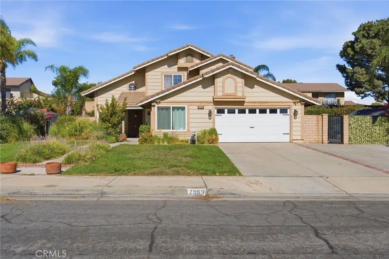 2953 N Orange