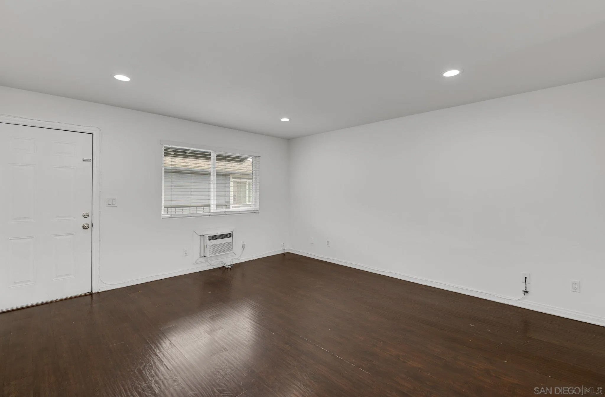 5035 A Street 18