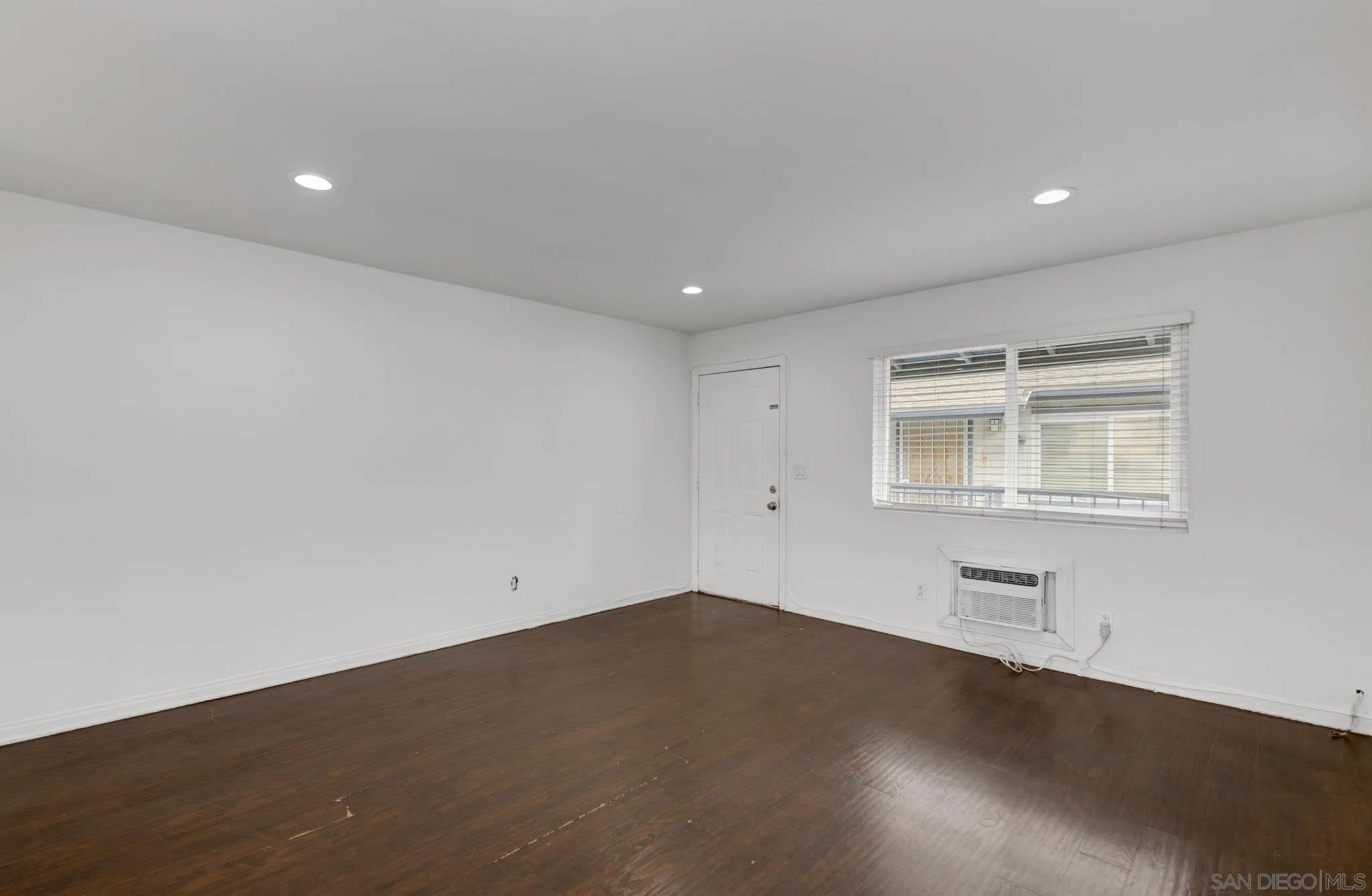 5035 A Street 18