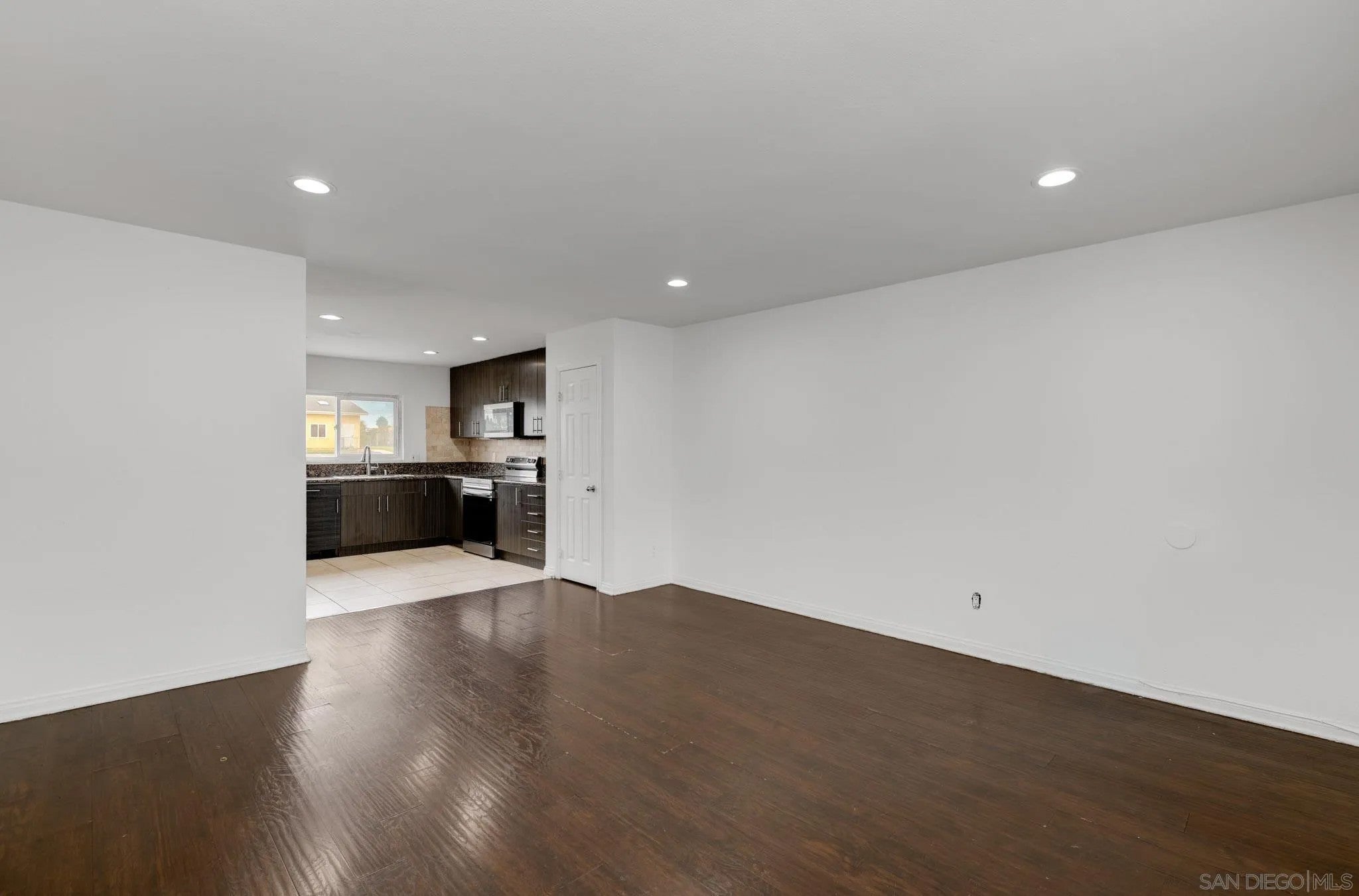5035 A Street 18