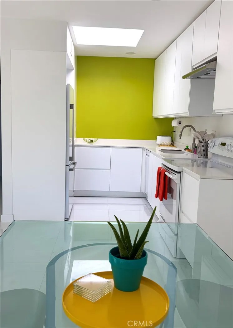 3195 Club Circle West