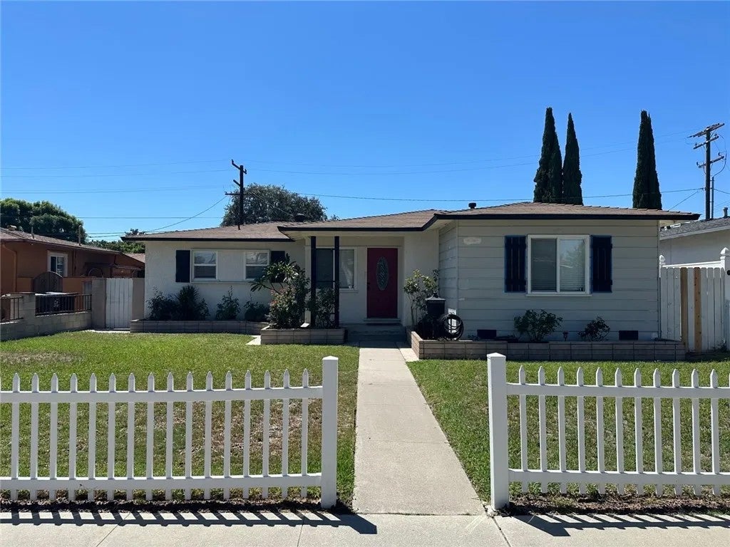 611 S Pine