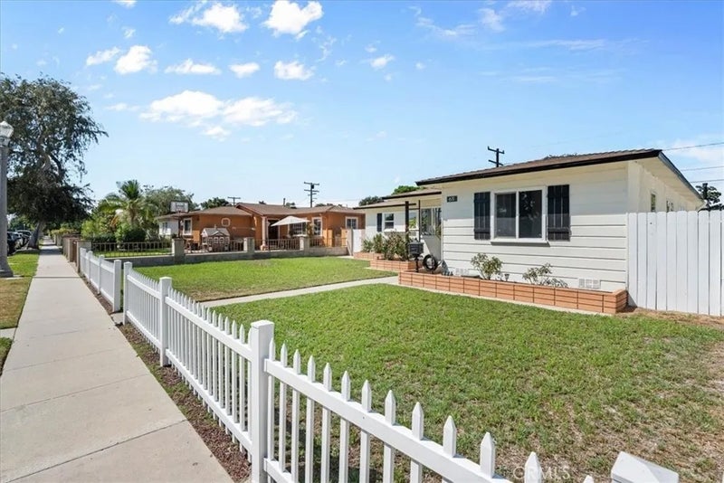 611 S Pine