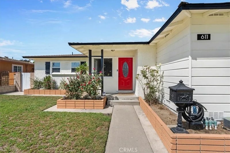 611 S Pine