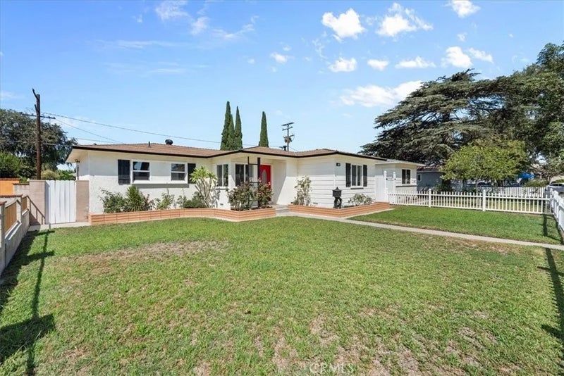 611 S Pine