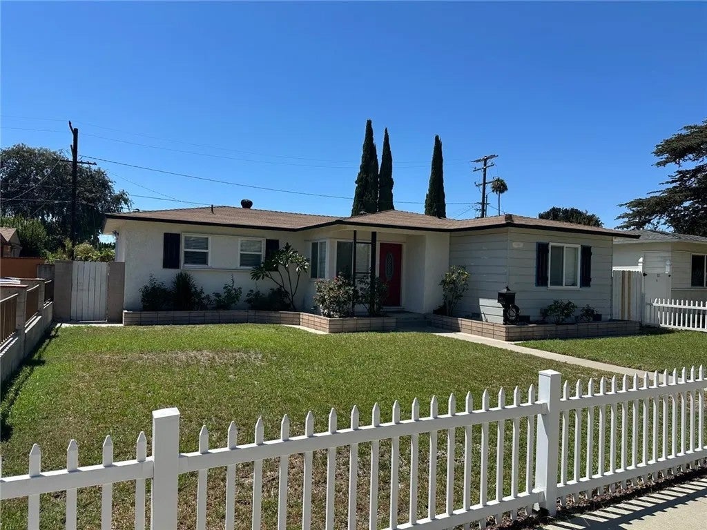611 S Pine