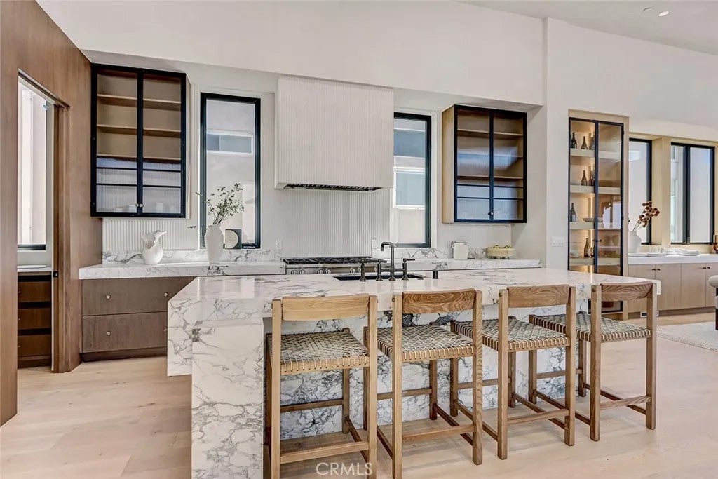 1404 Manhattan