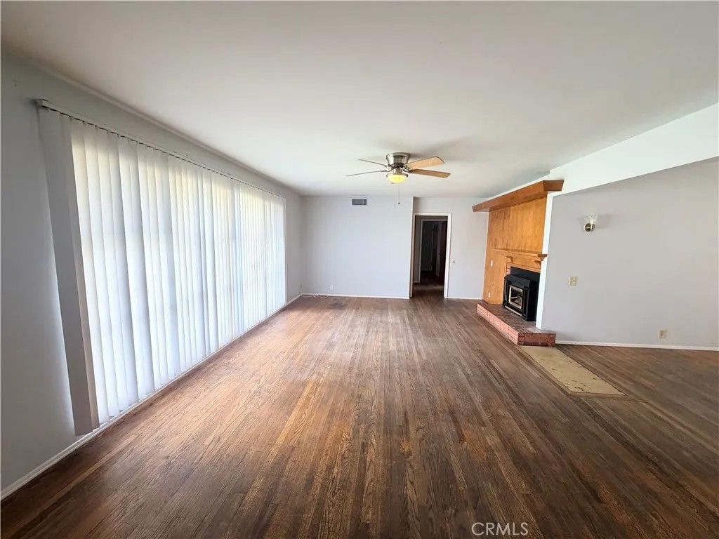 Photo of 323 E Holly Street, Rialto, CA 92376 (MLS # CV26030717)