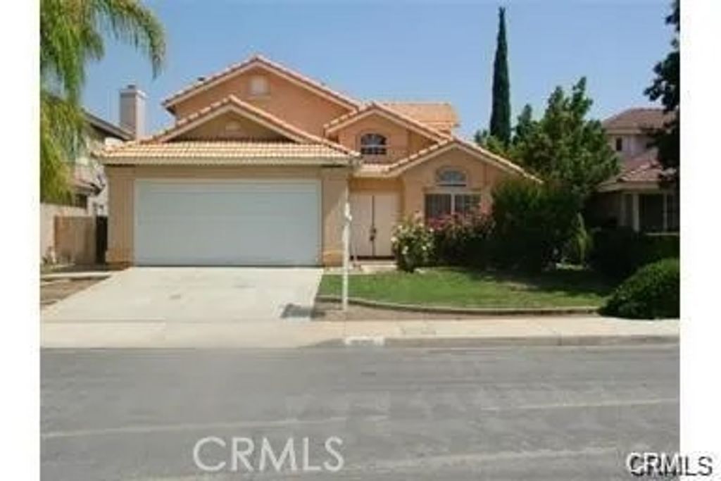 Photo of 19954 Promenade Cir, Riverside, CA 92508 (MLS # AR26089970)