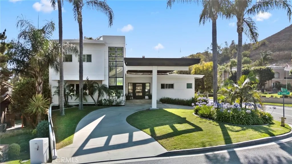 9111 Loma Street