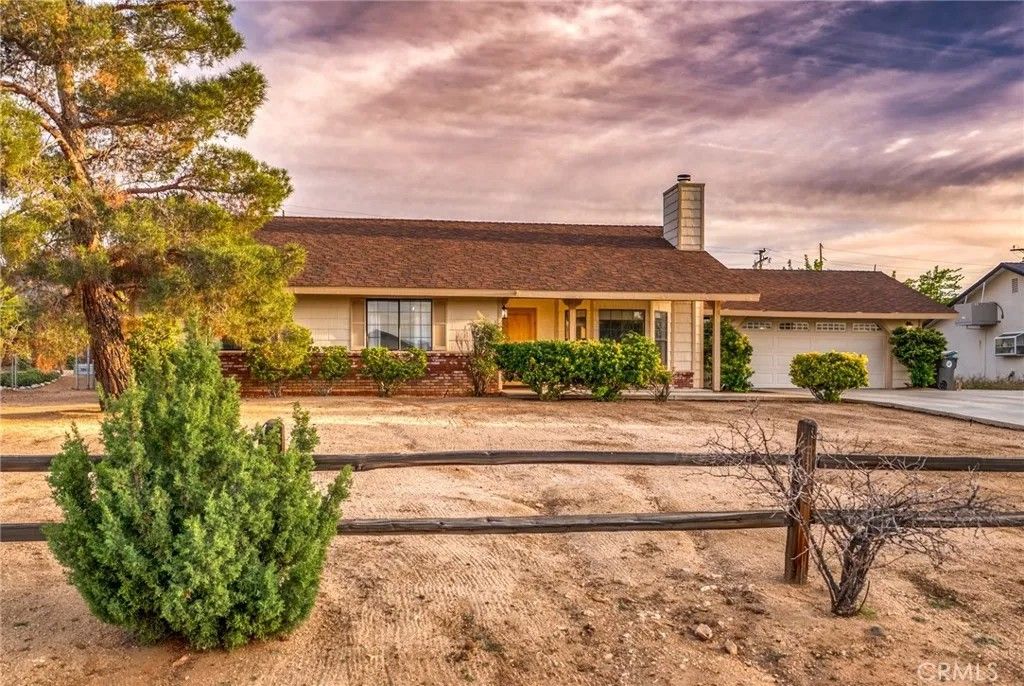 Photo of 57731 San Tropeze Dr, Yucca Valley, CA 92284 (MLS # JT26074867)