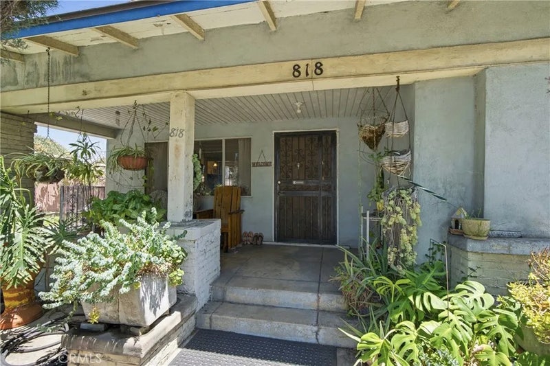 818 S 6th
