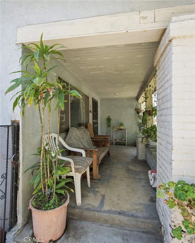 818 S 6th