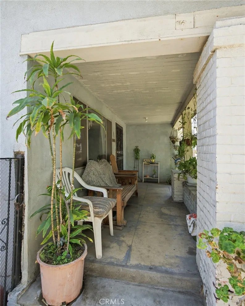 818 S 6th