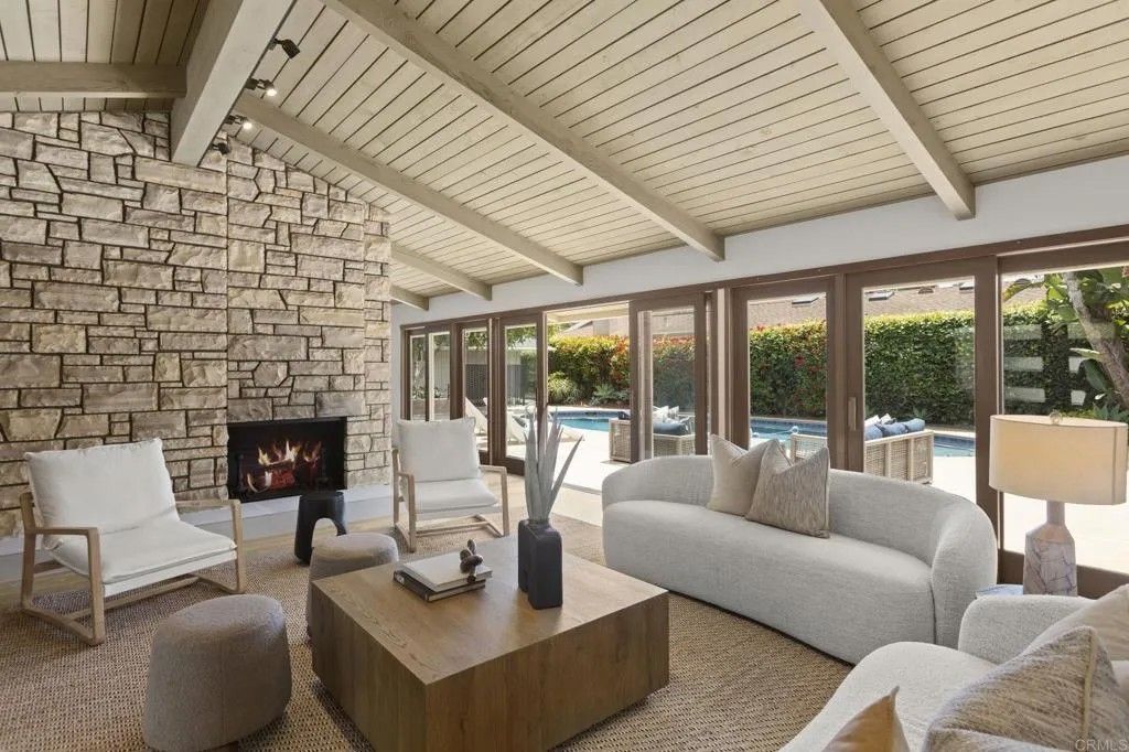 Photo of 375 Via Del Norte, La Jolla, CA 92037 (MLS # NDP2604073)