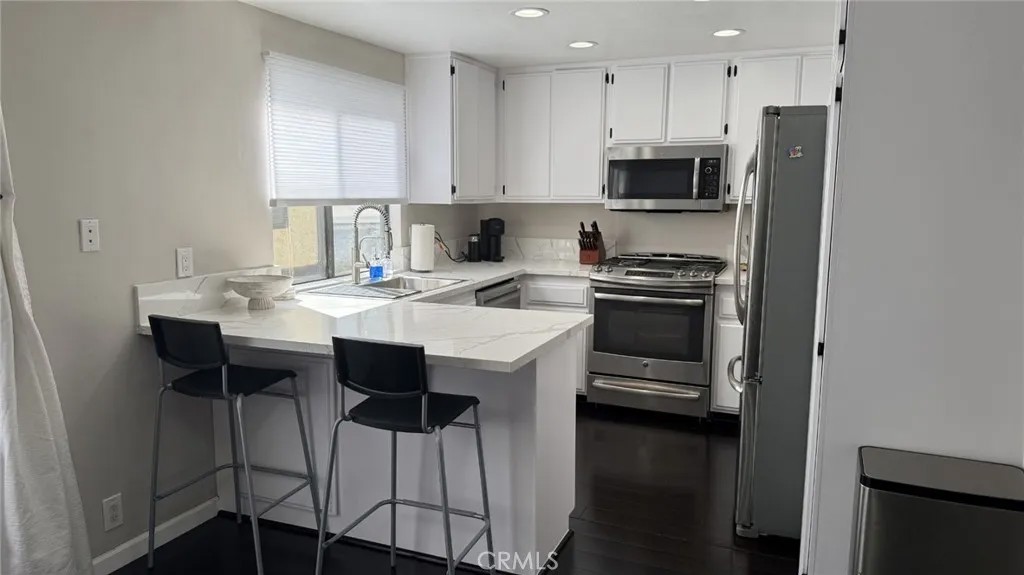 11300 Foothill Boulevard 33