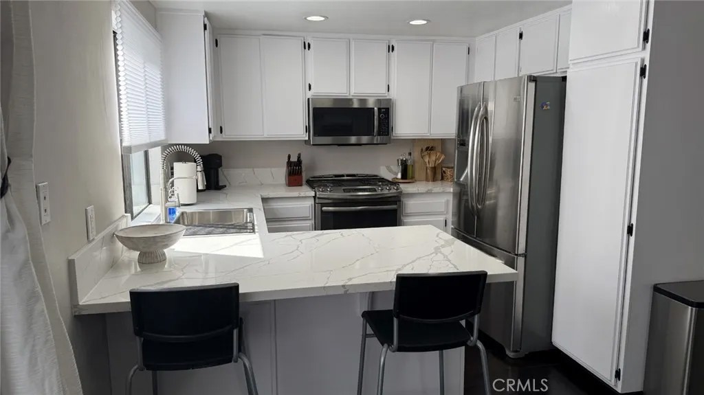 11300 Foothill Boulevard 33