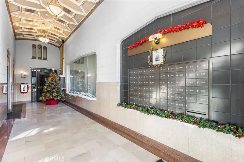315 E 8th 401