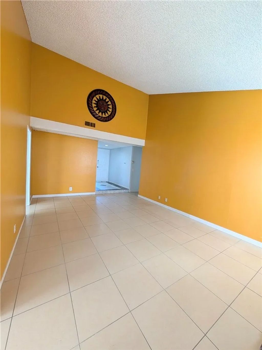 Photo of 914 W Alton Ave, Santa Ana, CA 92707 (MLS # OC26015416)