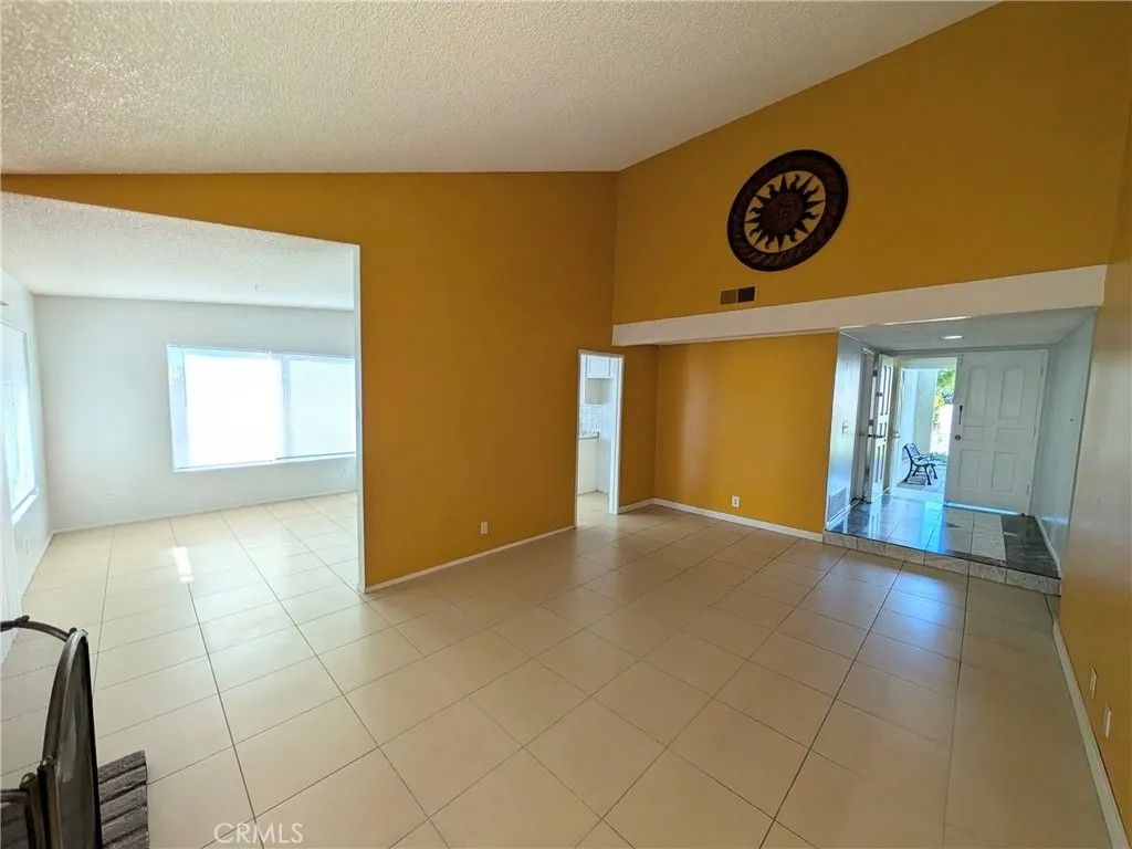 Photo of 914 W Alton Ave, Santa Ana, CA 92707 (MLS # OC26015416)