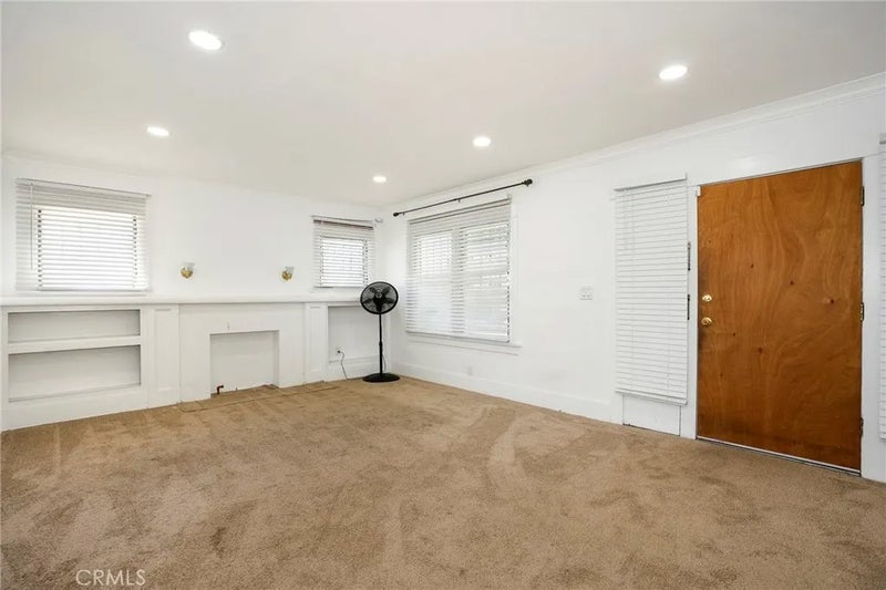 2922 W 74th Street