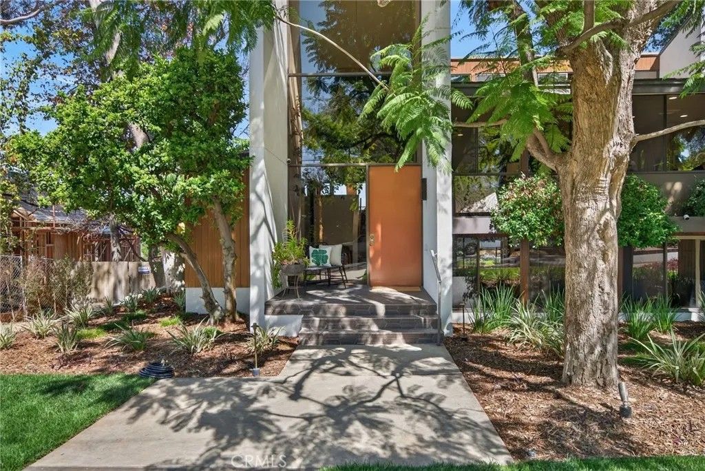 Photo of 2023 Arroyo Drive, Riverside, CA 92506 (MLS # IV26064154)