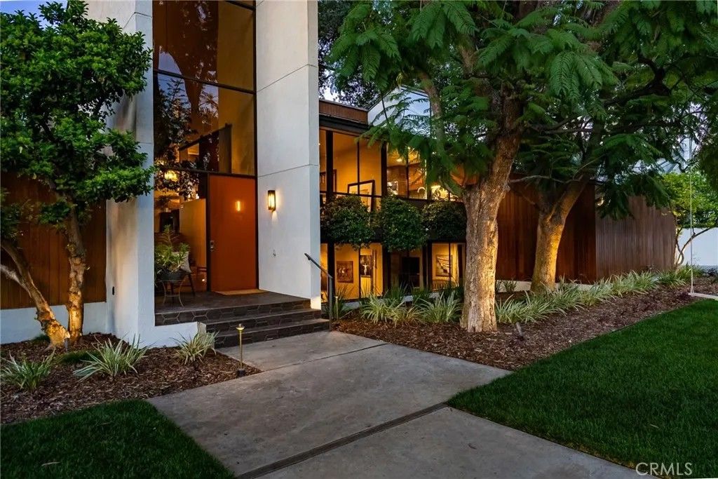 Photo of 2023 Arroyo Drive, Riverside, CA 92506 (MLS # IV26064154)