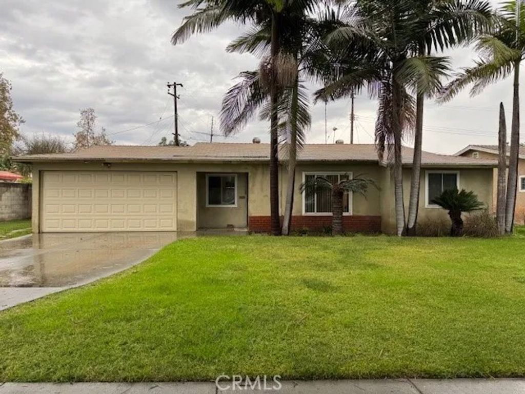 Photo of 1209 S King St, Santa Ana, CA 92704 (MLS # DW25282300)